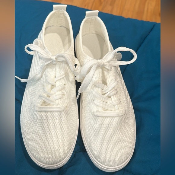 White sneakers - Picture 2 of 2